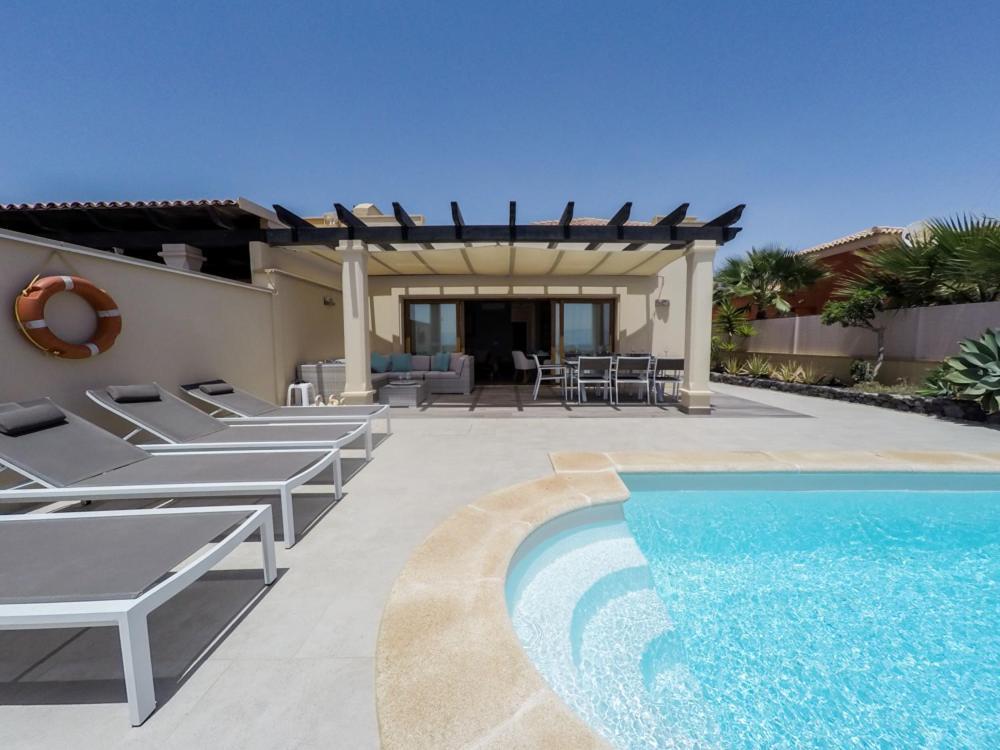 Luxurious Villa With Amazing Sea View And Pool Caleta De Fuste Bagian luar foto